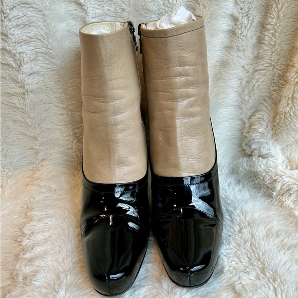 Pre-loved authentic Prada boots. - Picture 4 of 12